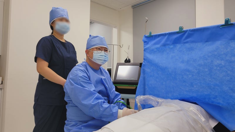 팔꿈치 통증 완화 방법 집에서 관리해도 낫지 않는다면?