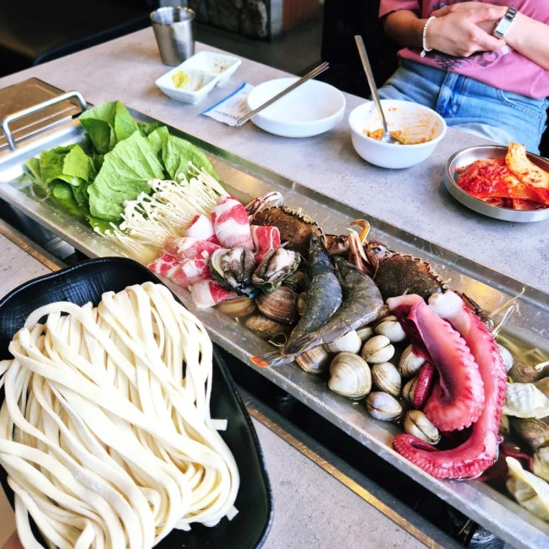 오이도 맛집) 점심 해장 추천 해물 칼국수 맛집 "오십이도칼국수"