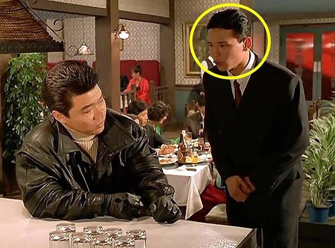 19살 첫 영화 100만원으로 극단 빚 갚고, IMF엔 괌 가이드까지 고민…황정민 35세 ‘밥상’ 주연....