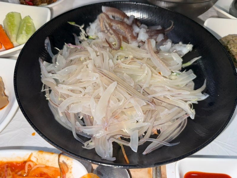 [묵호코어] 1박2일 동해 묵호여행 코스 총정리 | 묵호역 도째비골 어달삼거리 맛집까지