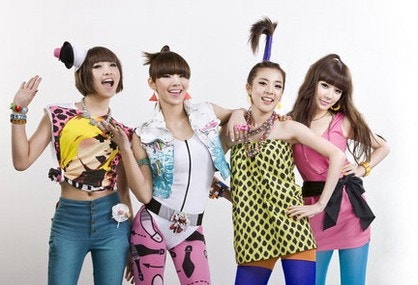 17년 만에 빅뱅X투애니원 한자리…사진에서 유독 빠진 박봄, 무슨 일이 있었나