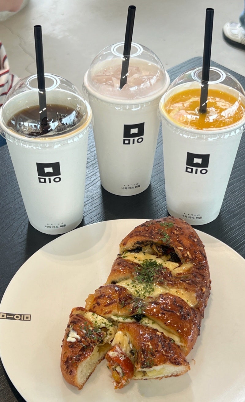 [영종도 카페] 마시안해변 오션뷰가 훌륭한 인천 대형 베이커리 카페 “미음(ㅁIㅇ-ㅁ)” 방....