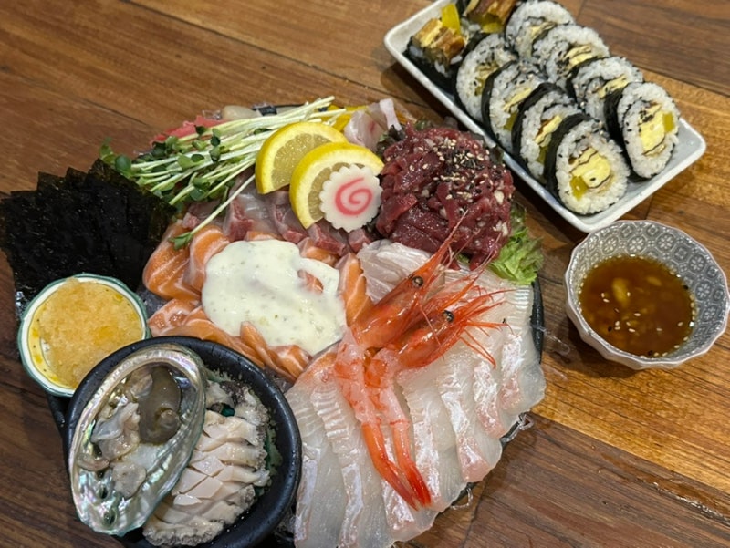 속초 횟집 어푸어부, 힙한 해산물포차 술집 분위기 좋은 현지인 맛집