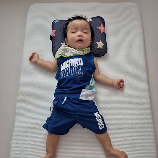 휴대용아기매트 크림하우스 에어몬쿨링토퍼는 아기외출필수템 ~