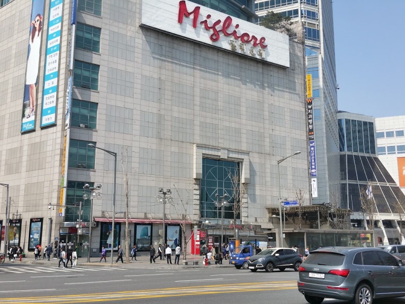 외국인 친구와 함께하는 동대문 하루 코스! K-디자인부터 심야 쇼핑 꿀팁 총정리