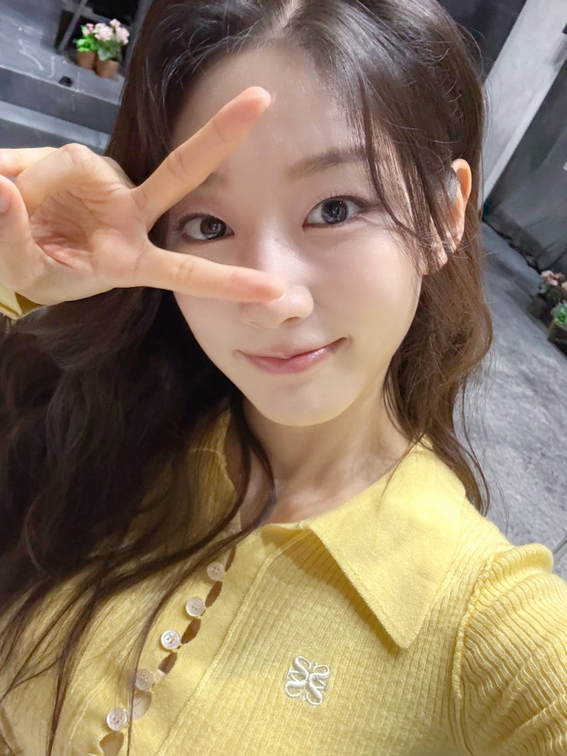 [러블리즈 정예인] 연극 '꽃 별이 지나' 지원이 고생 많았어요!!