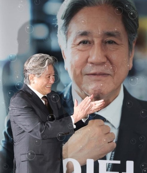 최민식, 38살 한소희 옆에서 웃다가 졸았다?…‘인턴’ 제작보고회서 드러난 37년 차의 민낯