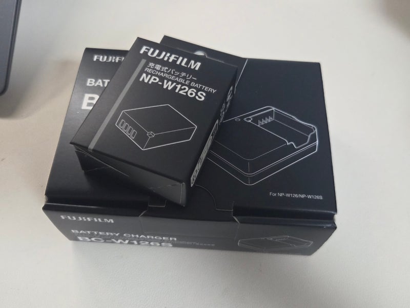 [내돈내산]후지 FUJI X100VI 배터리, 충전기 공홈 구매