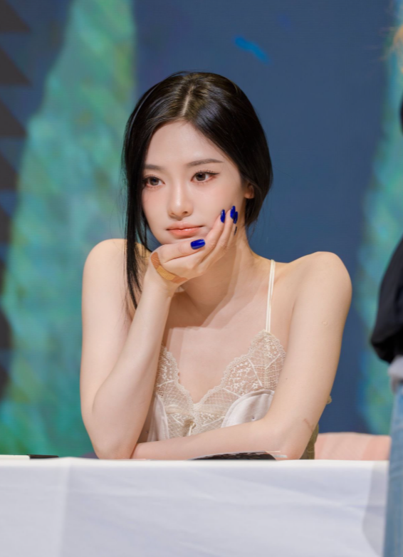 여자의 악마 에스파 닝닝 사복 모음❤️