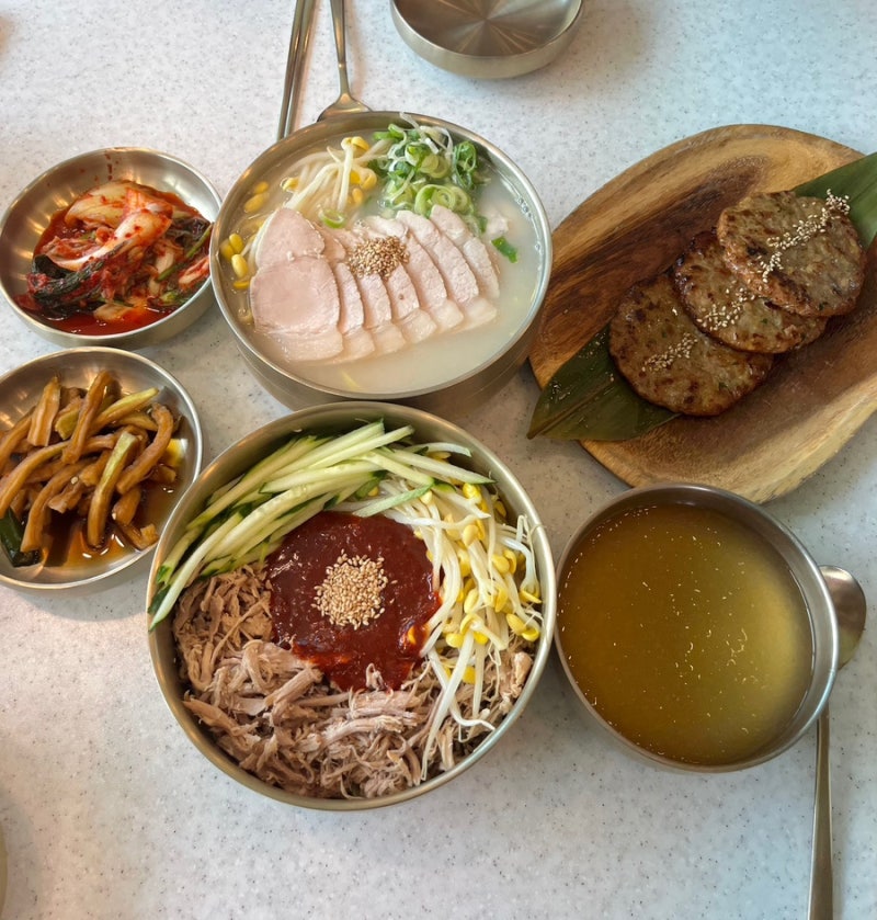 애월 현지인 맛집 애월 오션뷰 고기국수 동치미 비빔국수 떡갈비 ‘한담국수 곽지애월점’ |....