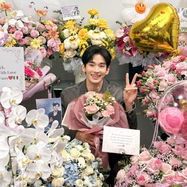 "드디어 복귀 진짜야?" 김수현 활동 재개 환한 미소