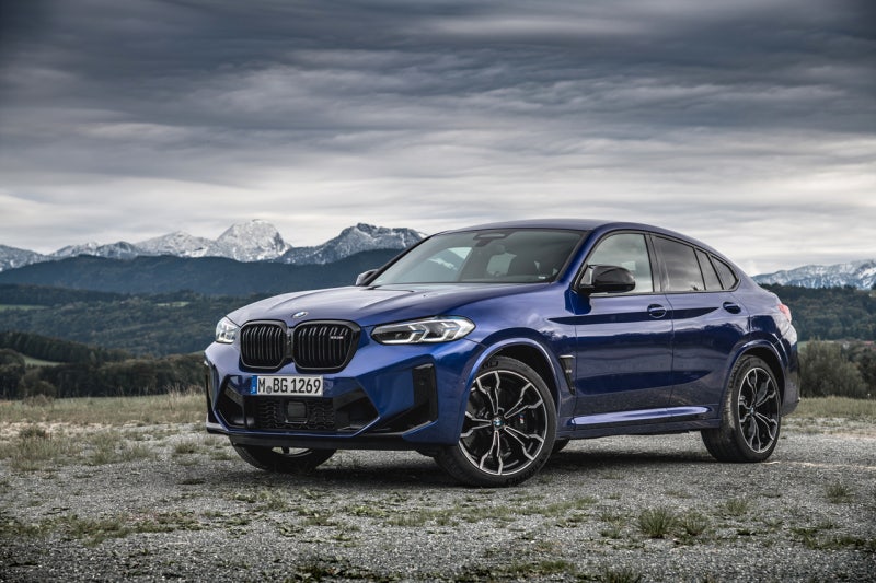 내연기관은 역사 속으로? BMW X4 단종 이유 & 신형 X2 및 순수 전기차 'iX4' 대체 계획 총정리
