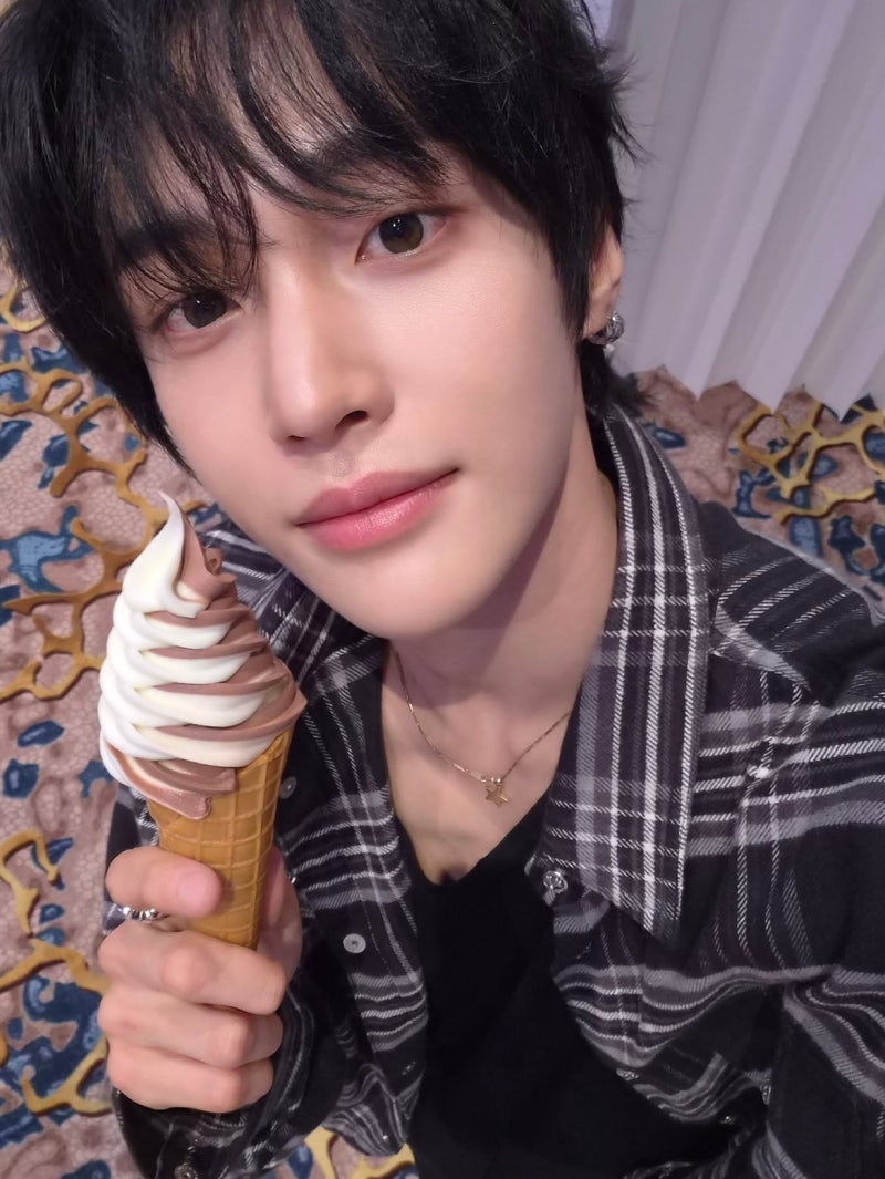 From Hoodie Selfies to Ice Cream: RIIZE Wonbin's Off-Stage Vibe