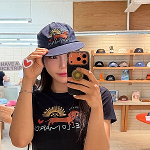 마르디 메크르디 x 헬로 선라이즈 콜라보 도산 팝업스토어 반팔 티셔츠 모자 착용 후기