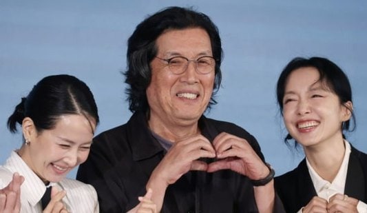"간섭 없었다" 한마디에 영화계가 술렁…이창동이 넷플릭스에 던진 초강수 고백