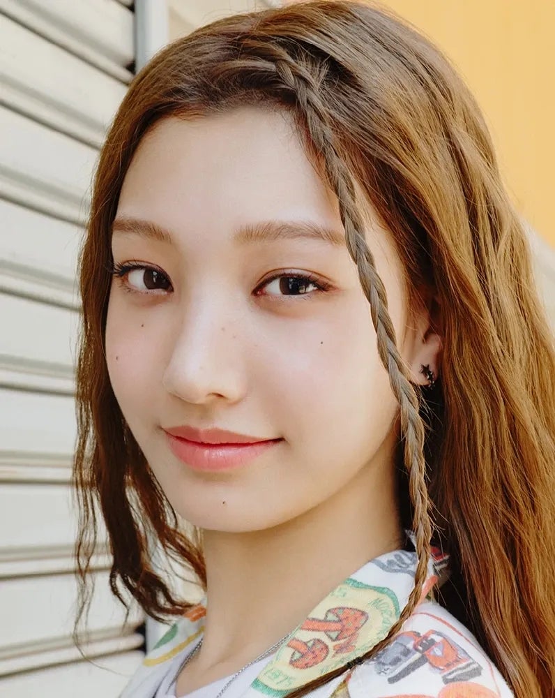 「姉はTWICEジヒョ」…三姉妹全員が芸能人、Tuwidソヨンの年齢とプロフィール