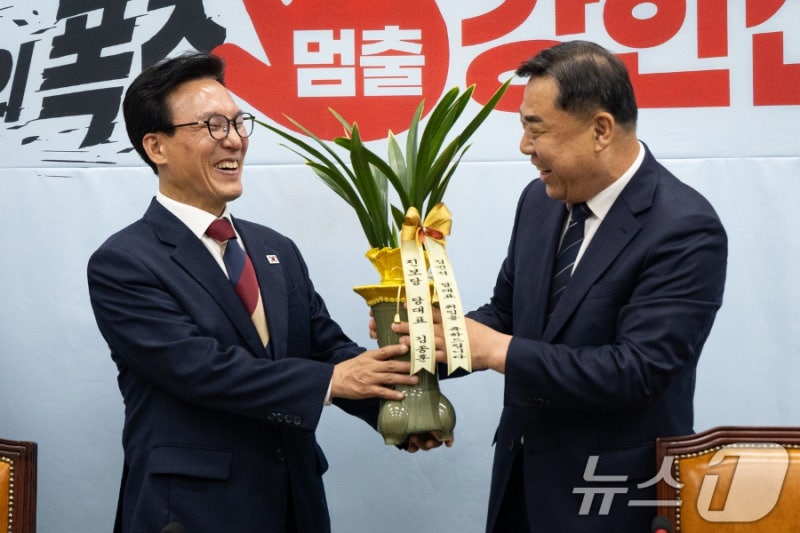 김종훈 진보당 대표 프로필...울산동구청장 및 제20대 국회의원 역임, 2017년 시작된 진보당의 ....