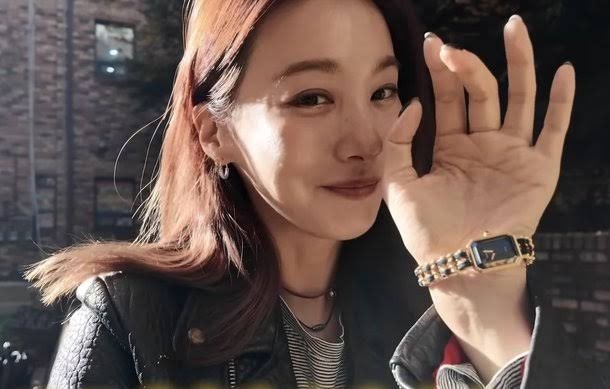 “가짜 아니냐고…” 유인영 당근서 250만원 주고 산 샤넬 시계, 결국 감정까지