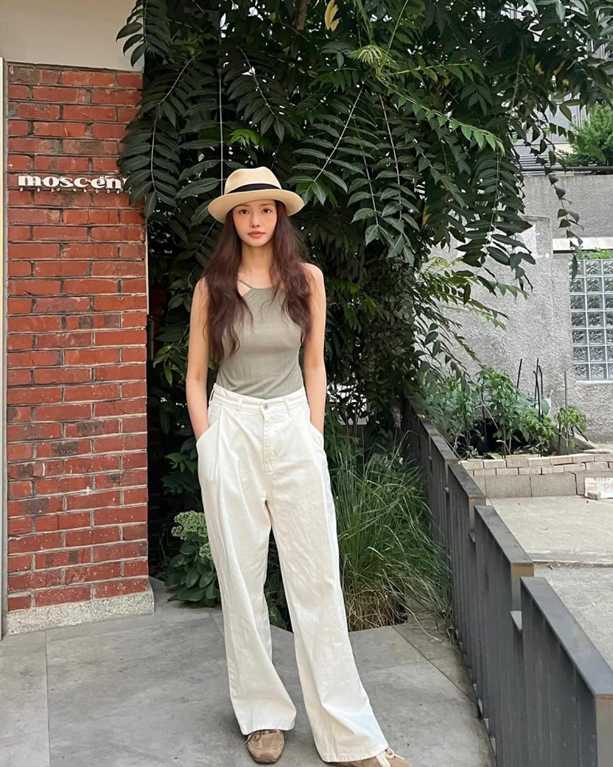 일본 가더니 한국 여배우들 다 기죽였다? 하연수, 파나마햇 하나로 분위기 압도한 근황