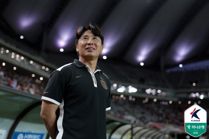 '선두 독주' FC서울인데 김기동 감독 재계약 발표는 왜 감감무소식,이러다 명가 재건자 놓치....