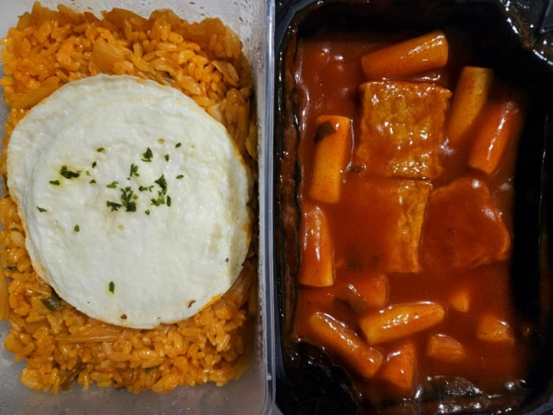 백억커피 떡볶이 김치볶음밥 돌곶이역점 장위자이레디언트 카페