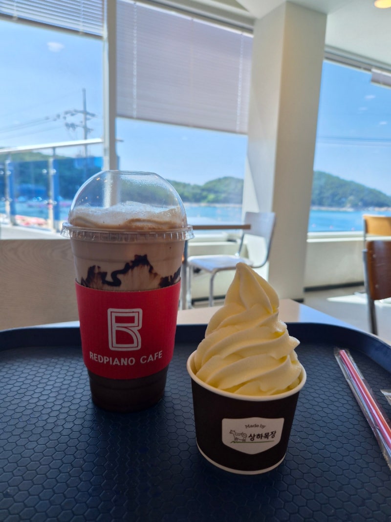 [카페]을왕리해수욕장 영종도카페 레드피아노카페 오션뷰카페 주차 단독건물 대형카페 시원....