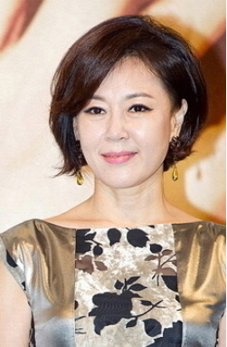 "80명분 상 차렸다" 톱배우 <b>차화연</b>이 종갓집 며느리로 치른 혹독한 ....