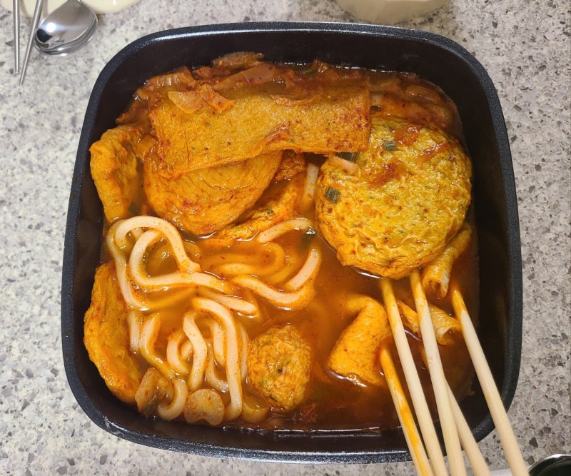 마켓컬리 밀키트 추천 : 고래사어묵 김치우동전골