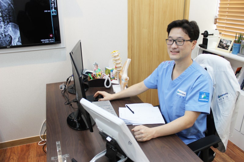 연신내역정형외과 허리아플때병원, 나아져도 그때뿐인 허리 통증? DNA주사로 관리하는 과정 ....