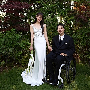 박위 송지은 무슨 일? KTX 낙상 영상 논란부터 사과까지