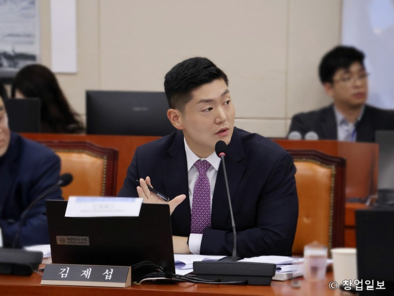 정책 대출 원금상환유예, 작년에 3만3000건 넘었다는데 무슨 뜻일까요?