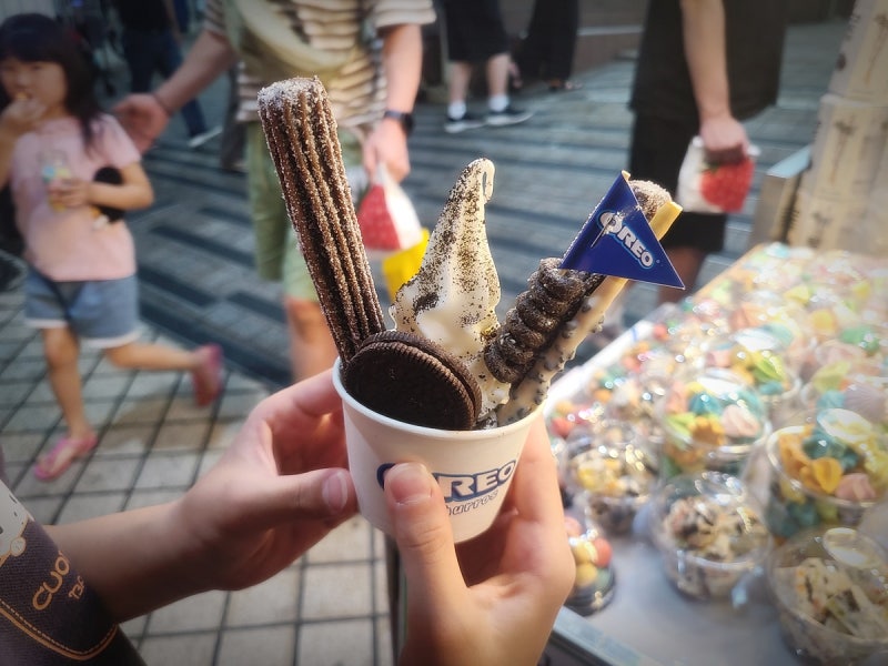 속초 중앙시장 먹거리 :: 우리분식 잔치국수와 떡볶이, 츄러스아이스크림, 회오리감자, 딸기....