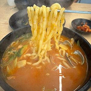 [천안 불당동 맛집] 아빠는칼국수 천안본점 | 가성비 갑 ! 오픈한지 얼마안된 신상 바지락칼....