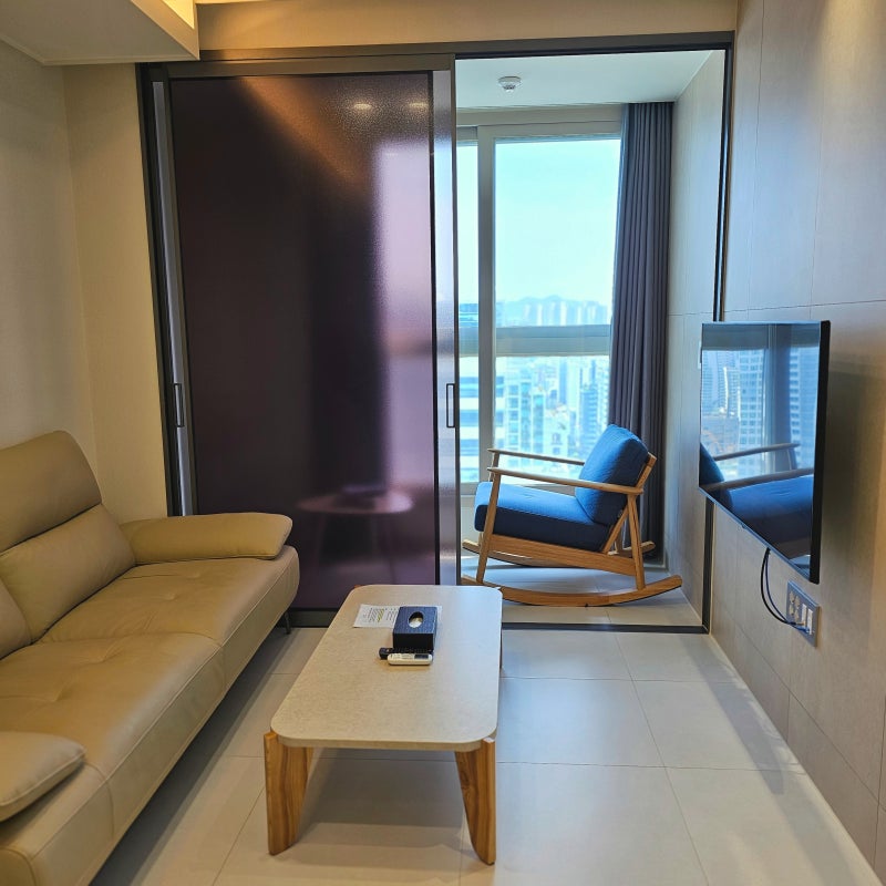 Busan Hotel Sotasuite: Breakfast Buffet and Affordable Seomyeon Accommodation for a 2-Day Trip to Busan