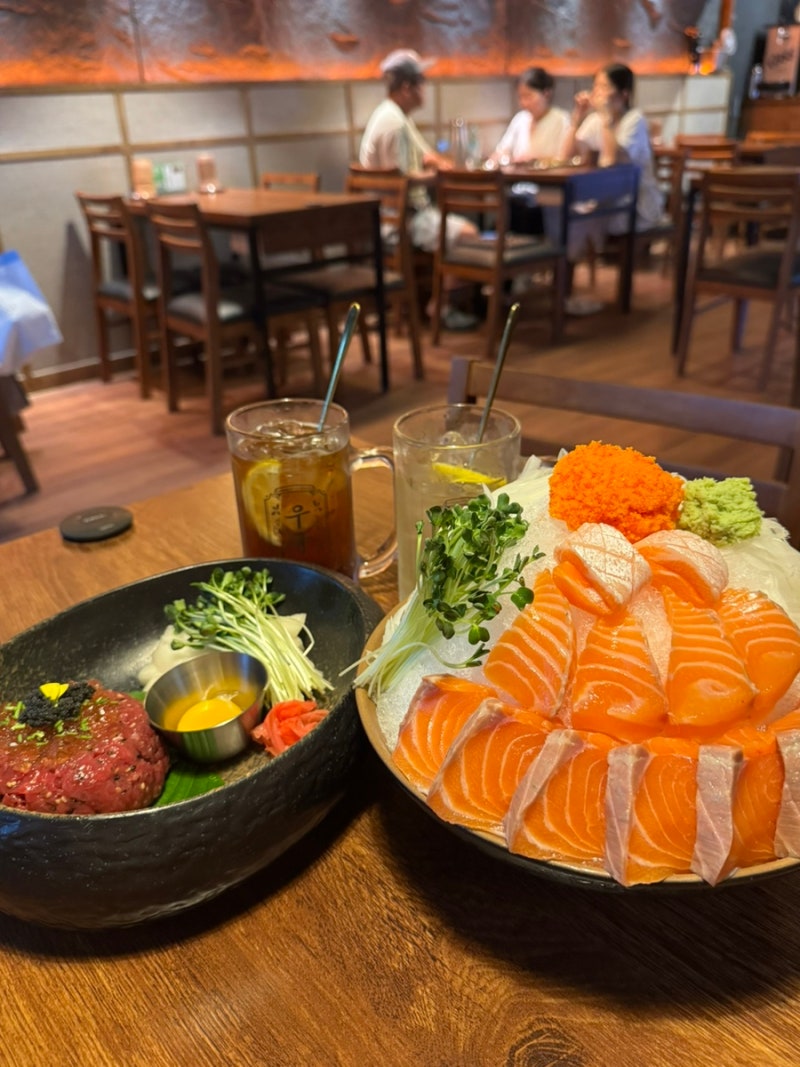 구미산동 맛집 이자카야 우규, 연어와 육회가 맛있는 곳