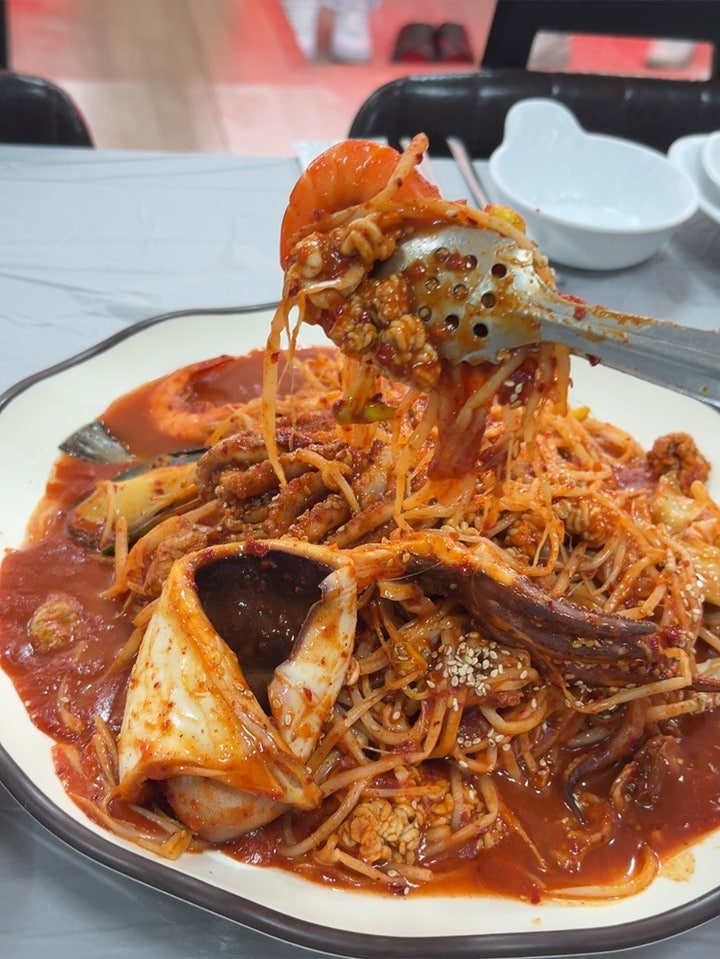 강릉맛집 교동 해물찜 맛집 아삭한 콩나물과 신선한 해산물 맛있게 매운맛 푸짐한 해물찜 명....