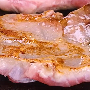 돼지고기칼로리 파헤치기｜목살 vs 삼겹살 칼로리 차이 얼마나 날까? 200g당 무려 330kcal 차이