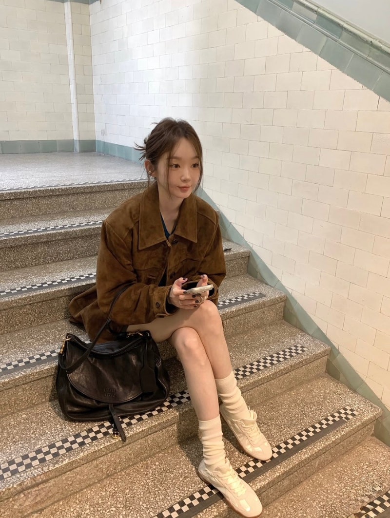 강민경 가을 자켓 어디꺼? 71만원 아비에무아 스웨이드 자켓