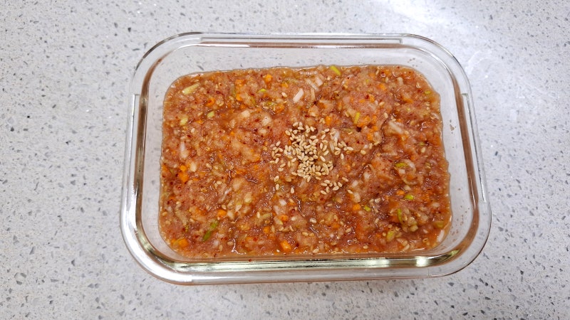 아재 요리 - 초간단 밥도둑! 비린내 없는 명란젓 무침 만들기.