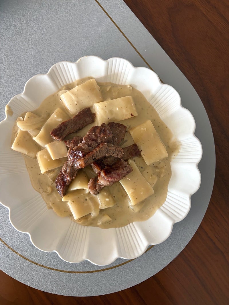폰타나 바질 크림 파스타 소스로 칼라마라타 바질 파스타 만들기