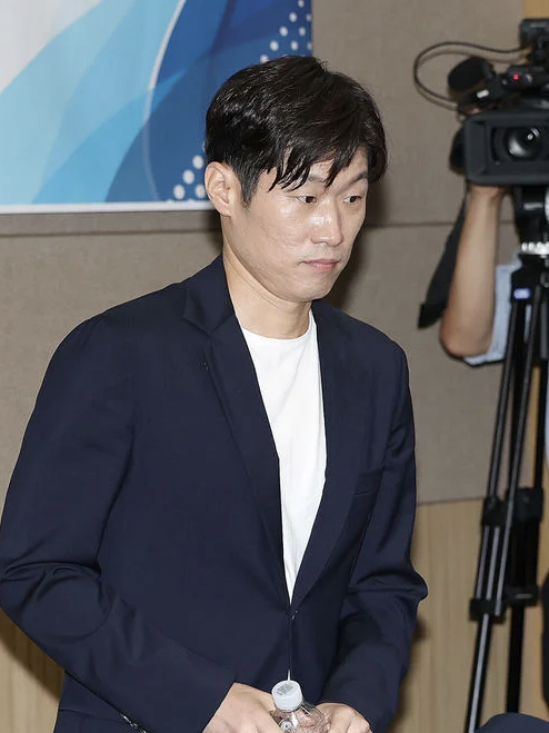 한국 축구 제재? 박지성은 선 그었는데…FIFA·AFC 결국 혁신위 활동내역 요구했다