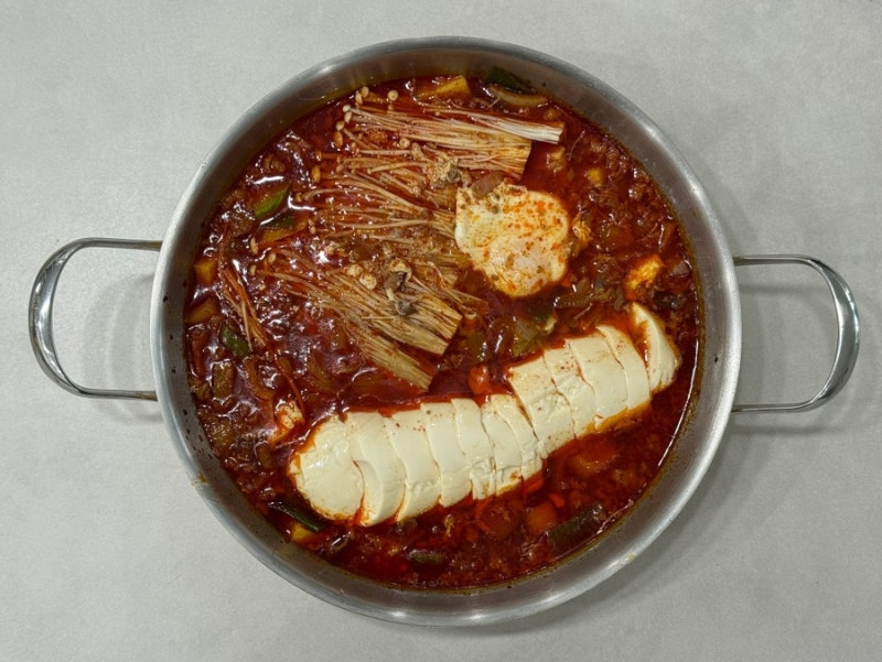 [우삼겹 순두부찌개 레시피] 간단하고 맛있는 얼큰 순찌