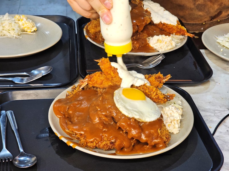 서울 : 경동시장(청량리역,제기동역) 청년몰 가성비 넘치는 돈까스, 육작(肉炸). 제기동역에....