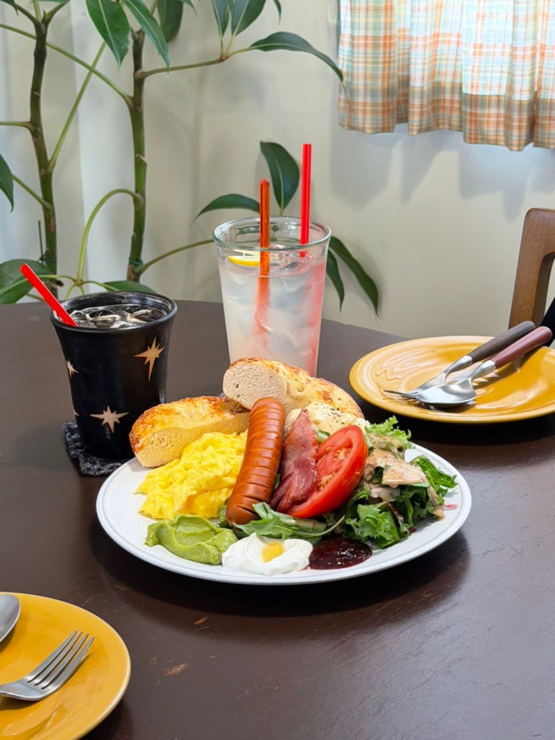 목포 여행 근대역사관 근처 브런치 카페 바닐라빌라 목포항 맛집 추천