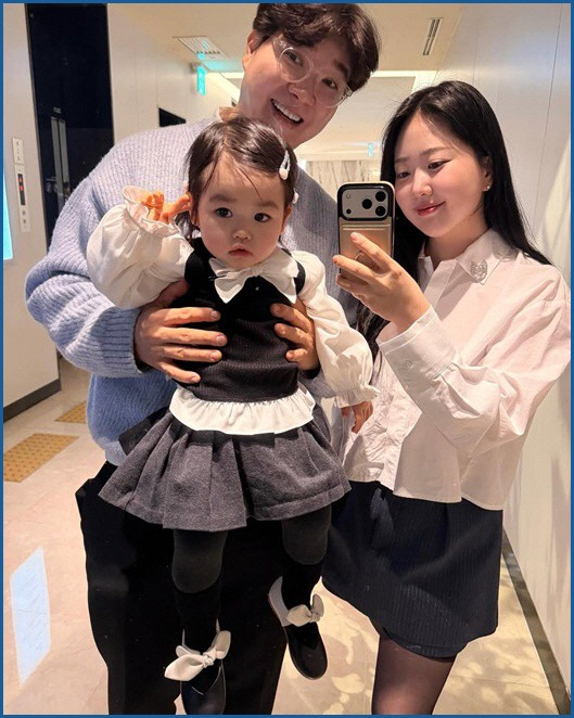 <b>박수홍</b> 가족 <b>비행기 지연</b> 의혹, 탑승 번복 논란과 특혜 시비의 쟁점