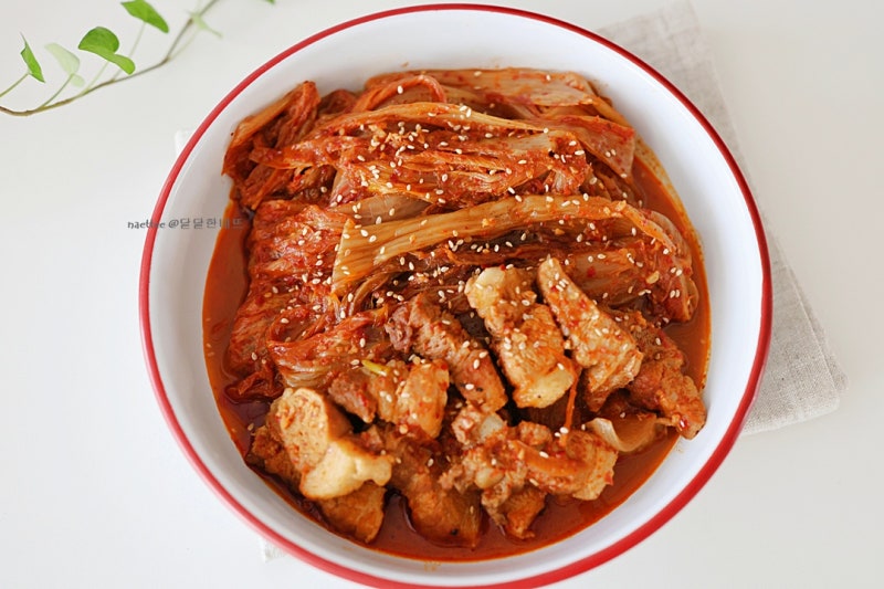 삼겹살 돼지고기 김치찜 레시피 묵은지 김치찜