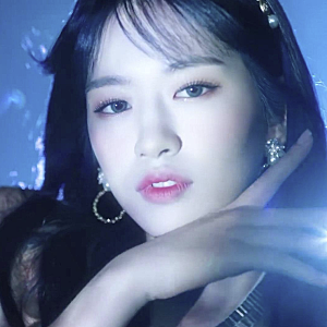 안유진, 아이브 리더인데 예능만 나오면 달라진다…‘맑은 눈의 광인’이 된 이유