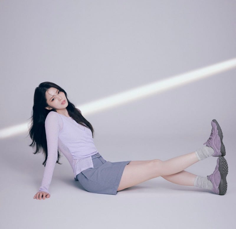 한소희 운동화 휠라 에샤페 퍼플, 가을 코디에 딱인 신상 컬러