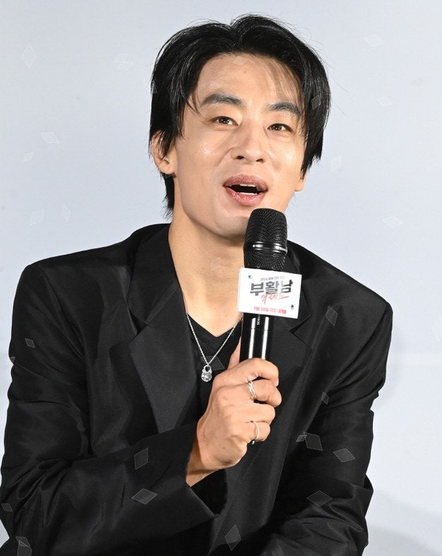 구교환이 빨간 머리로 부활한 진짜 이유, 알고 보니 취준생인데 죽어도 또 죽어?