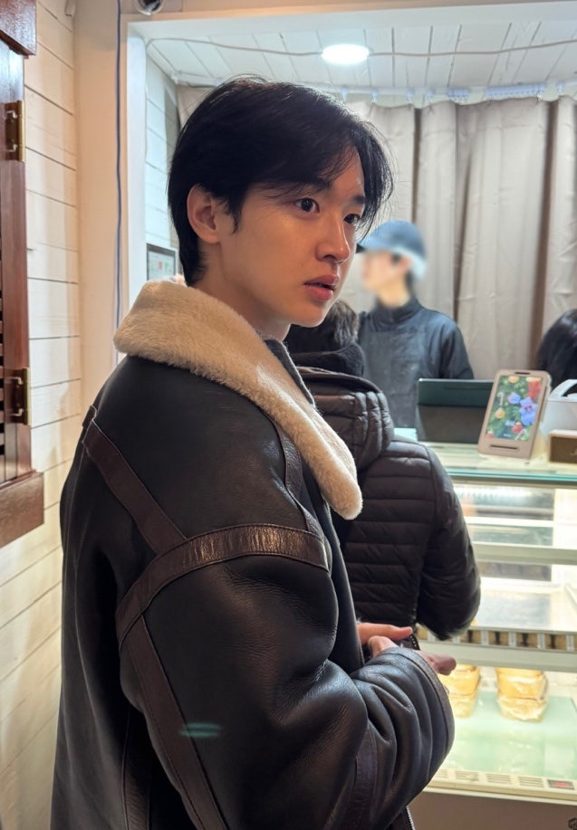 장동윤 배우 결혼 신부 사주 특별한 점. 병오년 사주, 기토일간, 병화일간, 기축일주, 병오일....